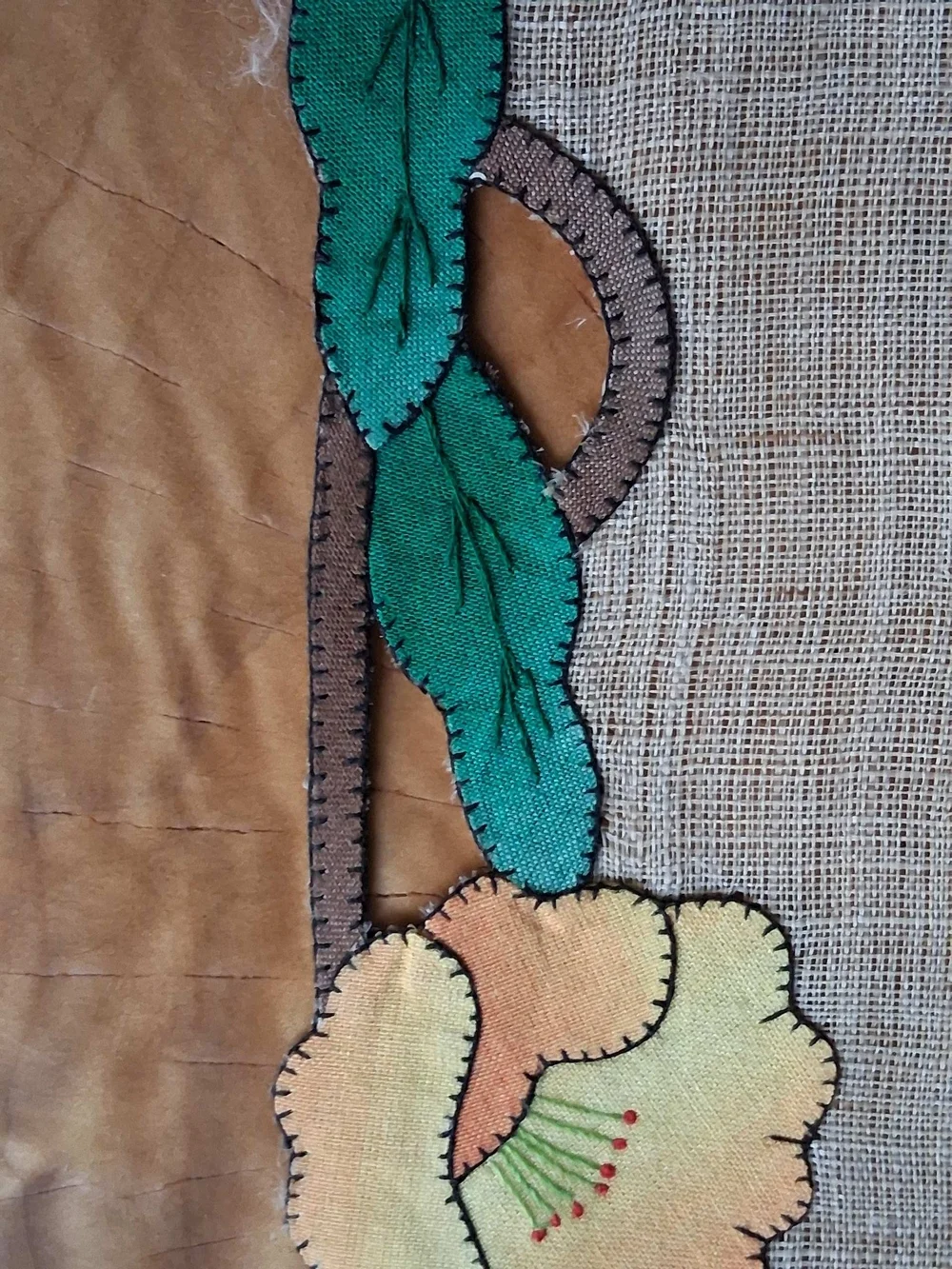 🌸🌼 Floral Appliqué Linen Placemats Set of 4